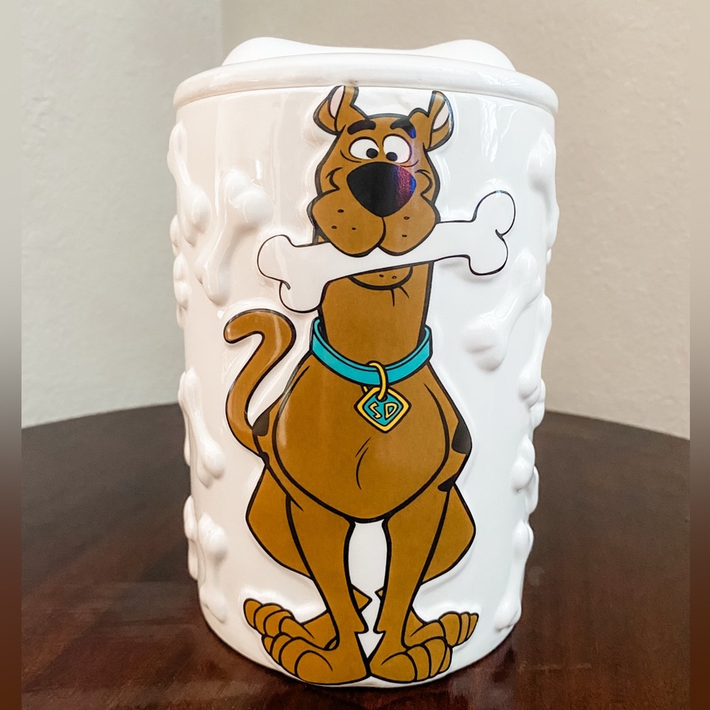 Vintage Scooby-Doo White
Embossed Dog Bones Cookie Jar Hanna-Barbera 1999